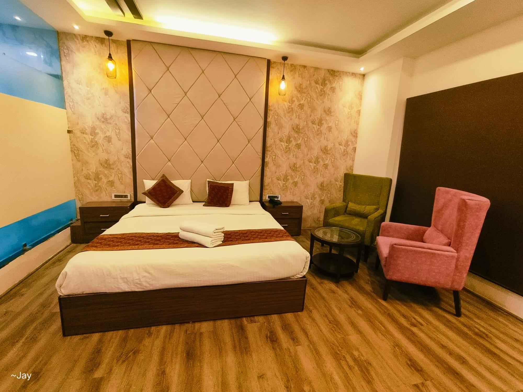 The Triumph Hotel Varanasi Exterior photo
