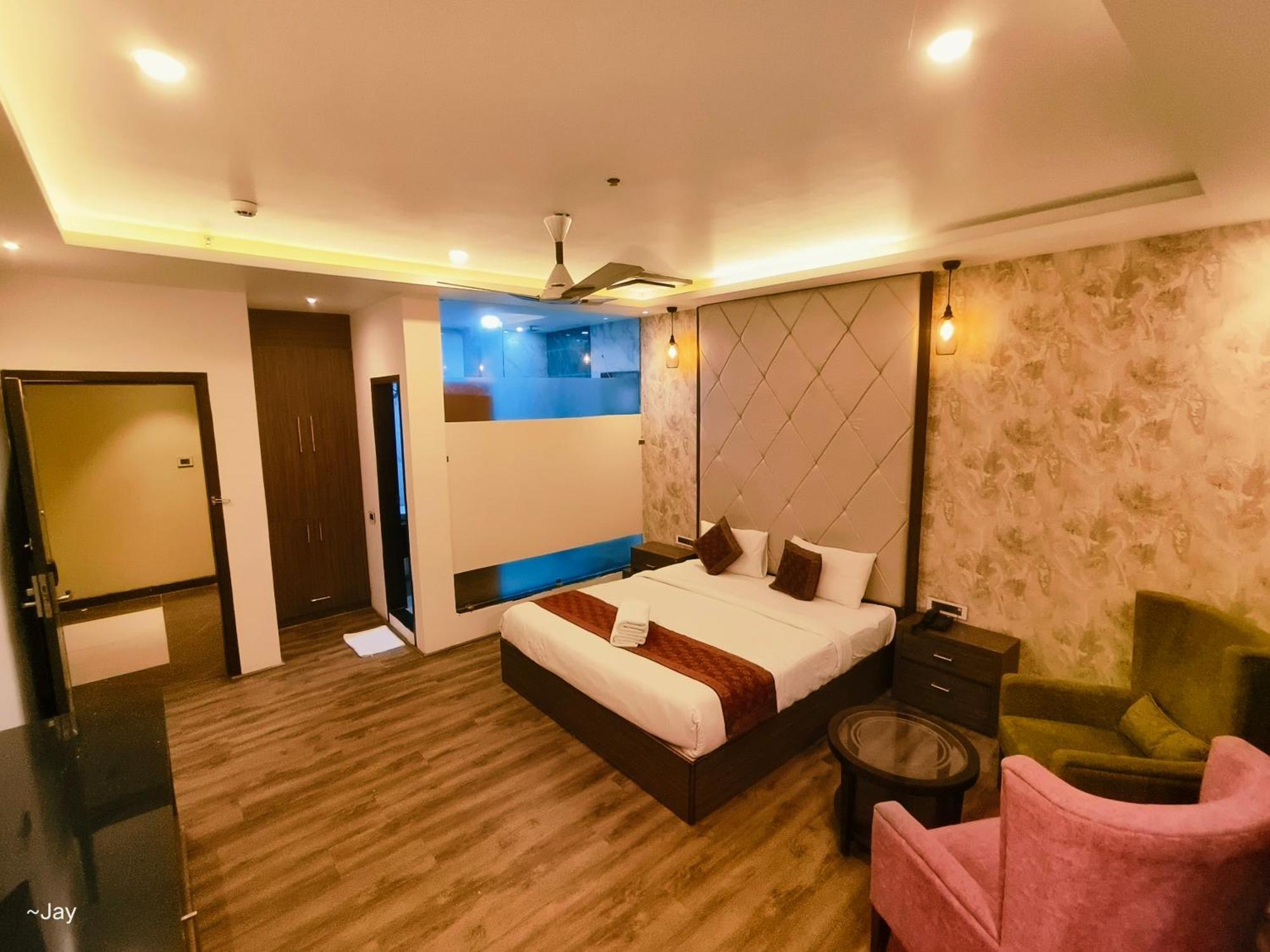 The Triumph Hotel Varanasi Exterior photo