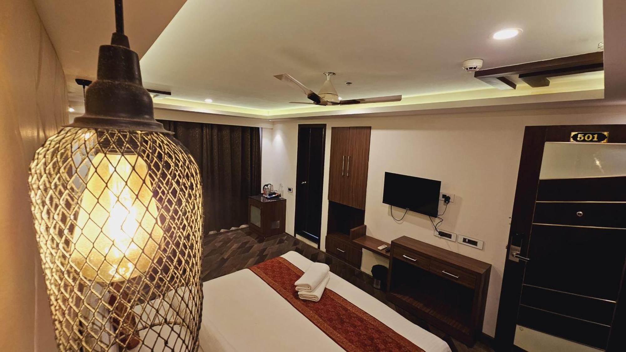 The Triumph Hotel Varanasi Exterior photo
